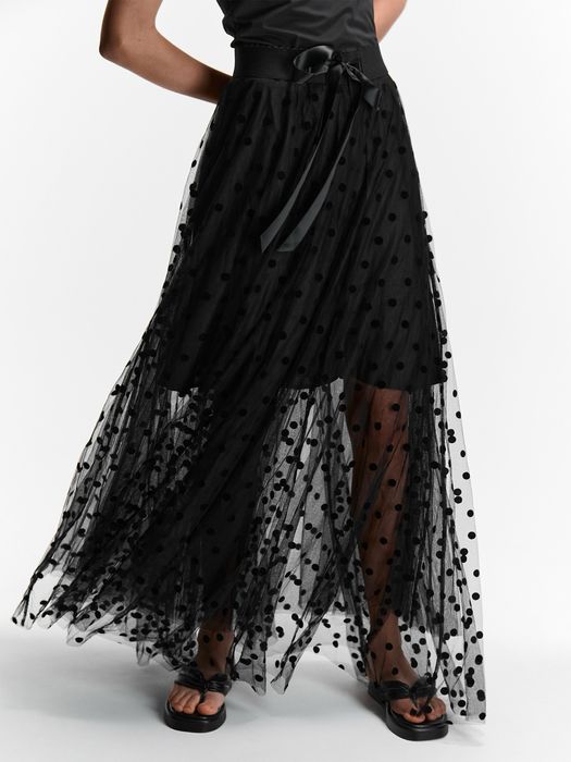 Дълга черна пола от тюл