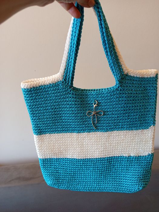 Лятна чанта, ръчно изплетена.