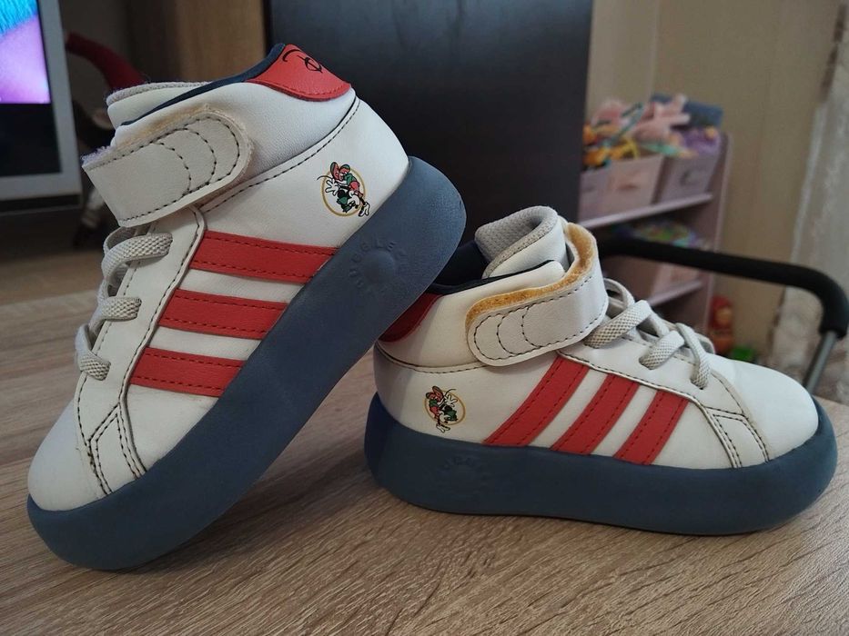 Маратонки на Adidas