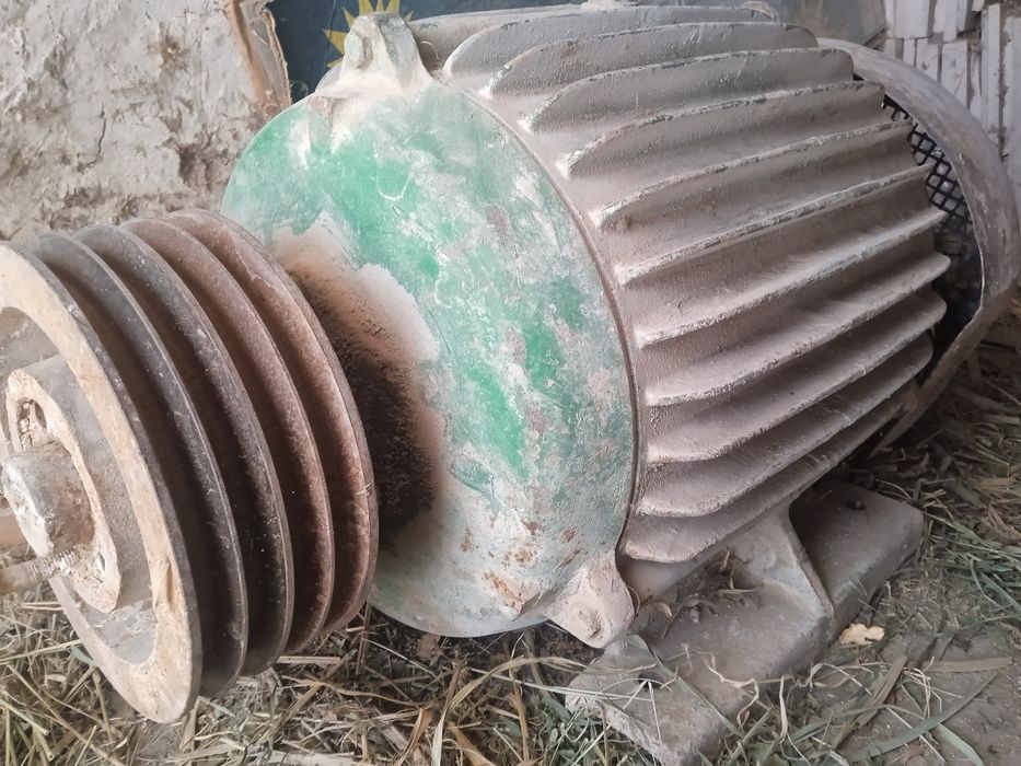 Elektrodvigatel 13 kVt sotiladi