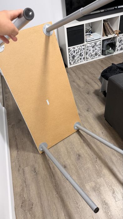 Masa/birou ikea cu picioare reglabile metalice