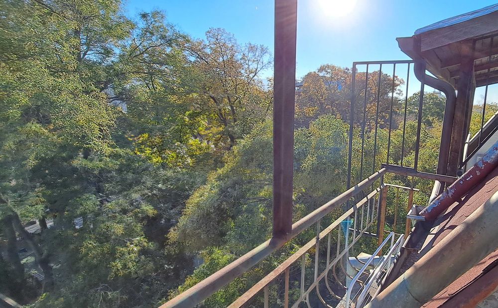 Дава се под наем Едностаен апартамент в Пловдив, Център - 18 кв.м за 204 € - Снимка #4