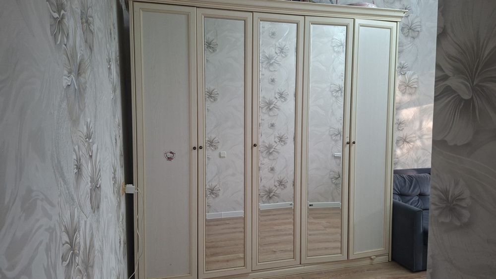 Мебель. Шифоньер б/у состояние хорошее