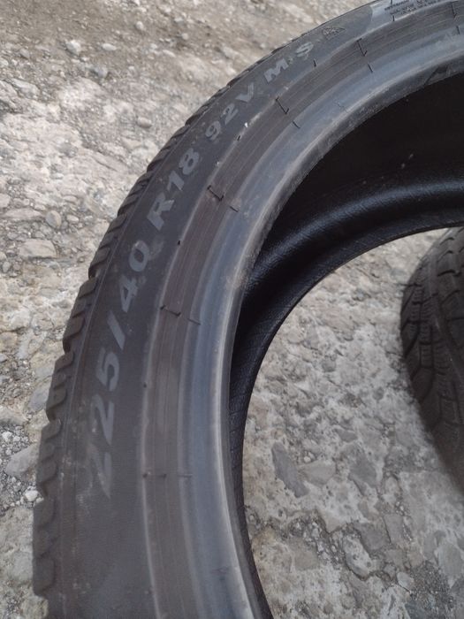 Перфектни 2бр.225/40/18 Pirelli dot3622