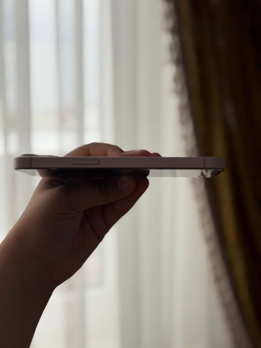 Продам iPhone 13, 128 ГБ