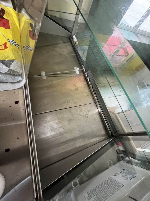 Хладилна витрина Наги-900 , Хладилни витрини 3 броя.