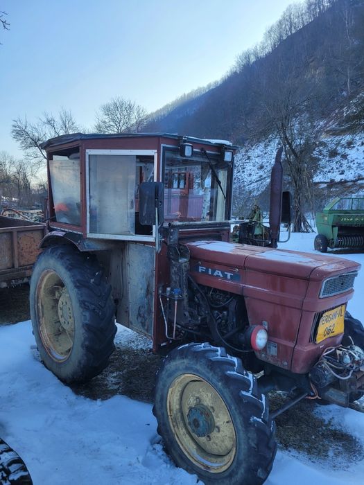 Tractor cu incarcator