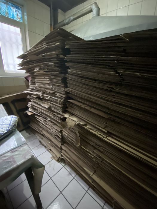 Karton bor lomboz uchun lombozga Макулатура ломбоз