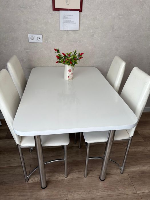 Продам стулья, обувницу, вешалку