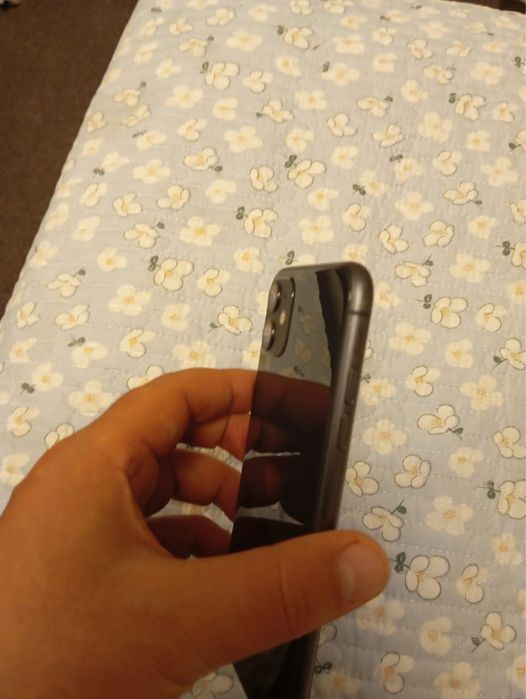 Айфон 11 в отличном состоянии