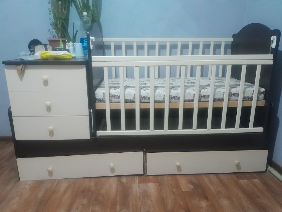 Детский кровать с качелный