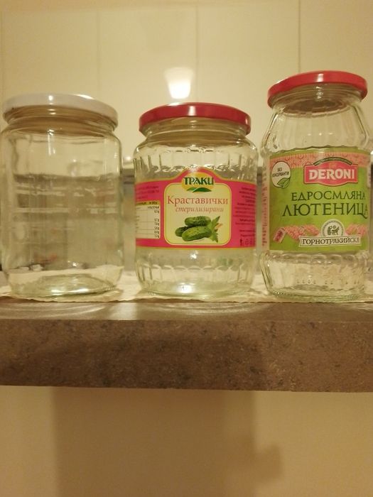 Стъклени буркани с винт