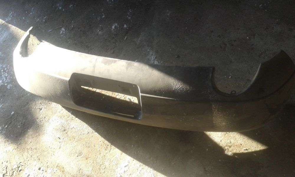 Продам бампер на тайоту