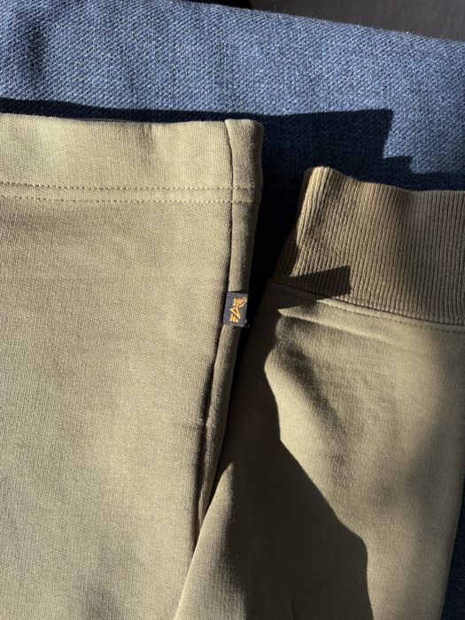 Alpha industries- S, FRED PERRY - M