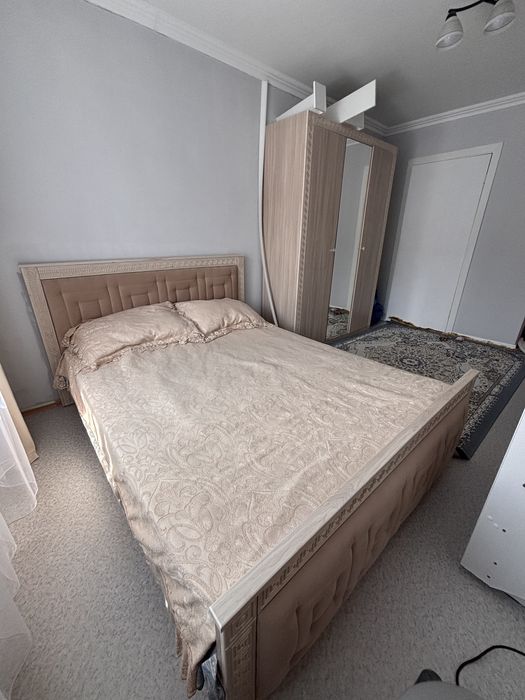 Продам спальный гарнитур