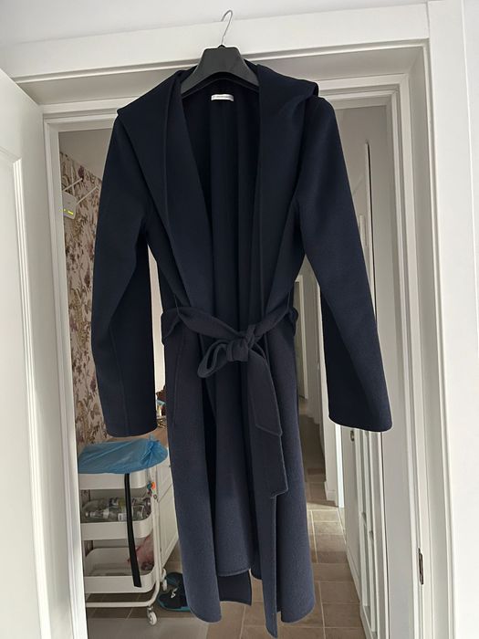 Vand palton grup Maxmara de lana stare buna pentru femei cu gluga