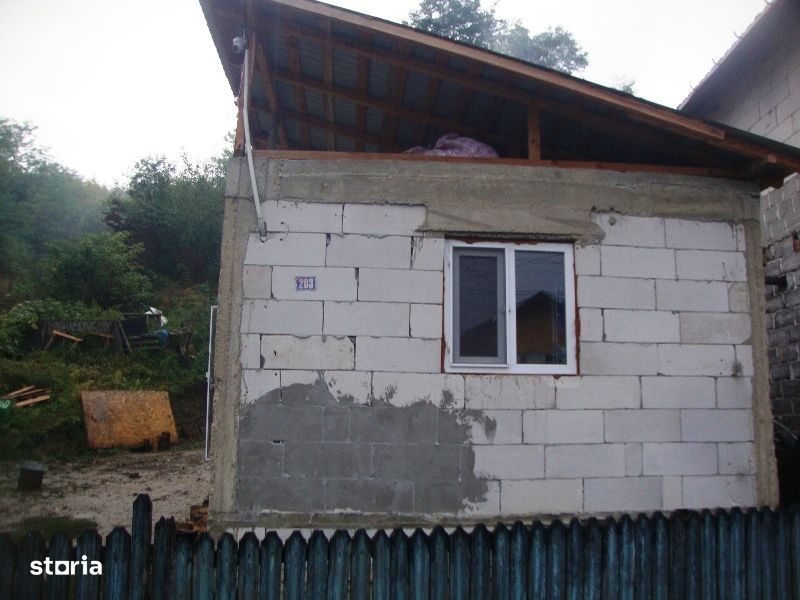 Teren si casa in Potocelu, Com. Ludesti - Dambovita 3092682