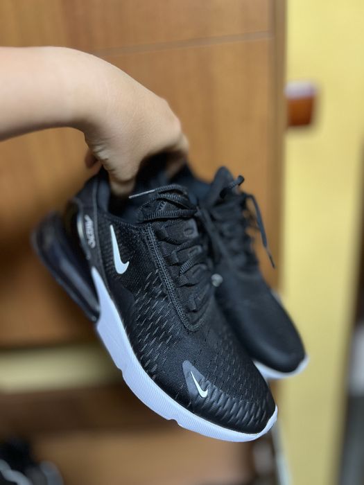 Нови Nike AirMax 270