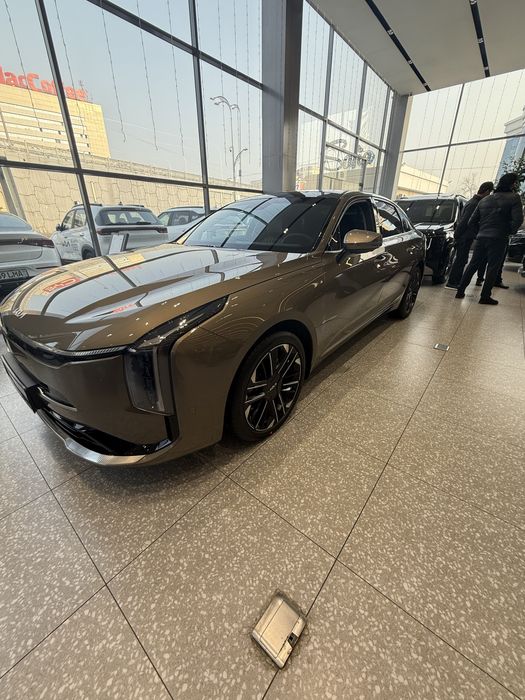 K 8 Yengi RASSROCKA bor