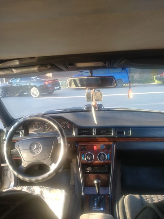 Продам легенду 90х Мерседес 124