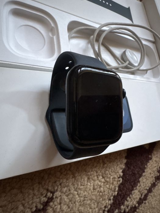 Apple Watch • Series 9 • 45 mm • Aluminium & Ceramic Case
