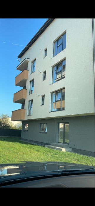 Apartament 3 camere // spre închiriere