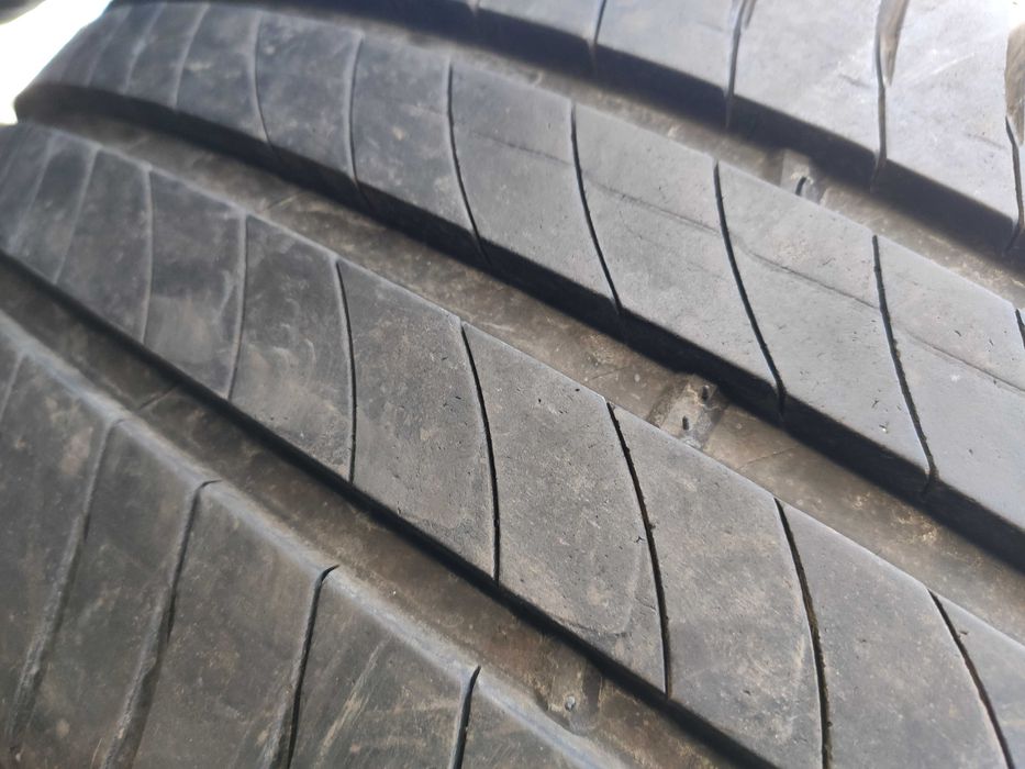 2бр Летни гуми за бус 235 65 16 С - Michelin