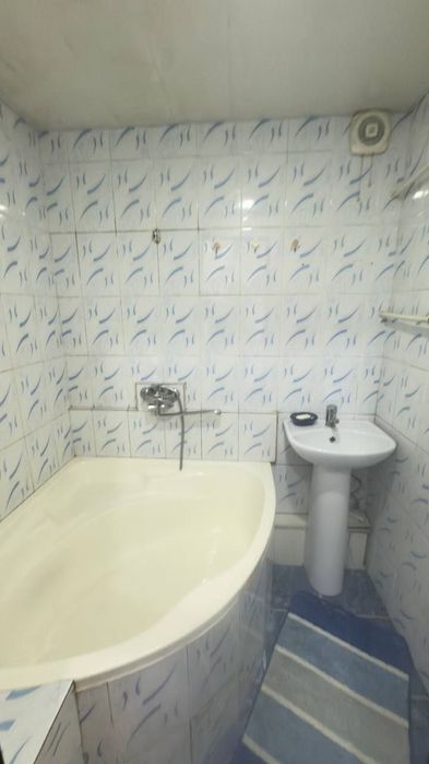Продаётся однокомнатная на м-в Карасу 2