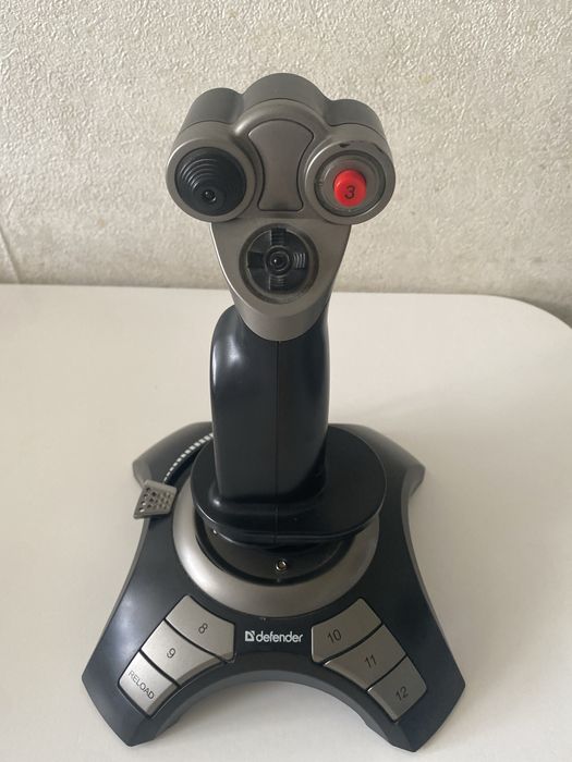 Продам игровой джойстик Defender