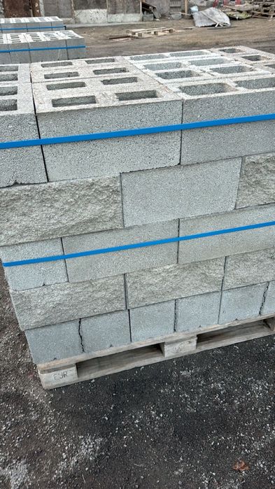 сплитерные блоки , колоны, рванный