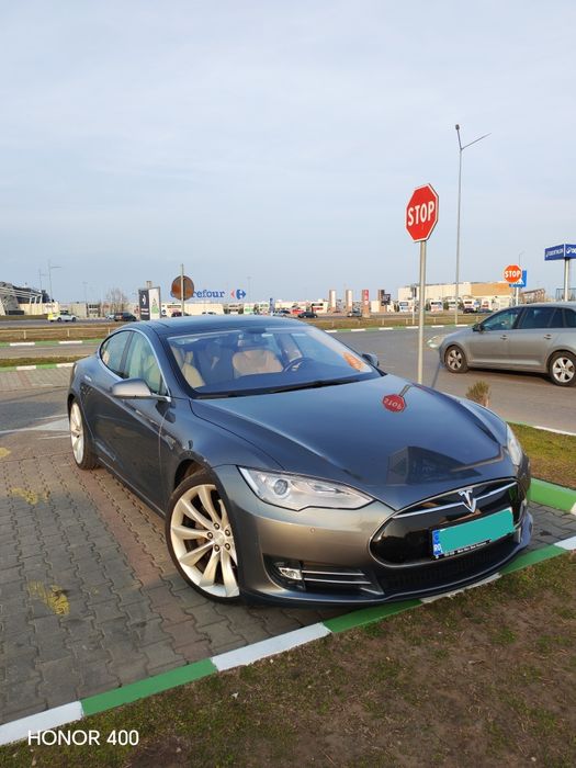 Tesla Model S P85+ Free Charge 7 locuri