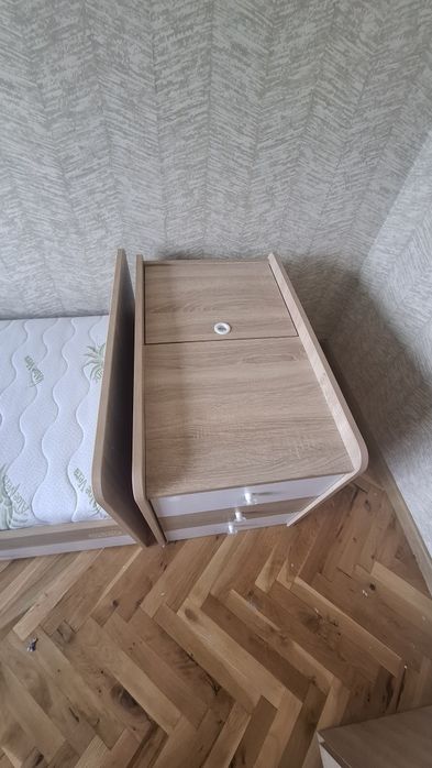 Продавам детско легло