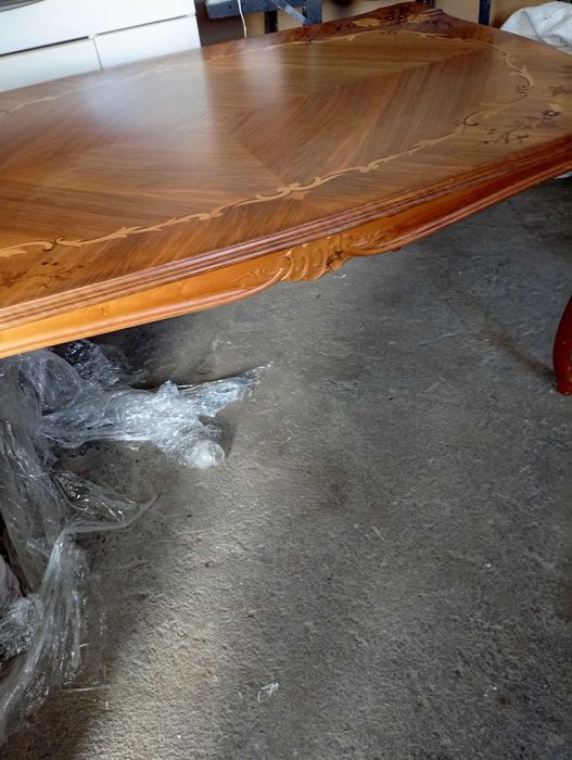 Уникална холна маса