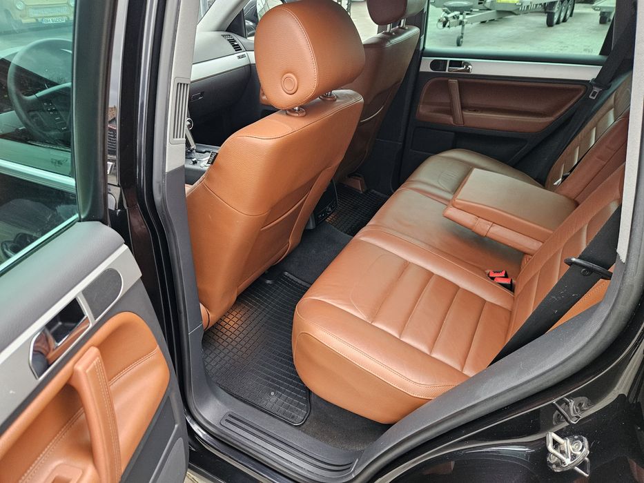 Vw touareg Rline 3.0 tdi,239 cp,model 2009,xenon,navi,piele,jante R20