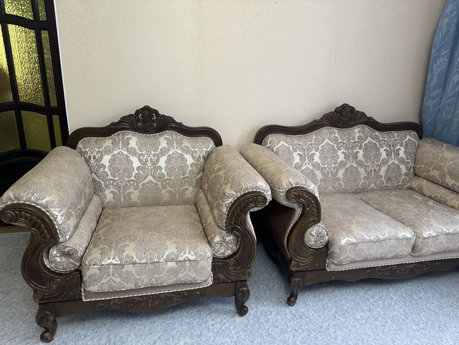 Диваны и кресло в отличном состояний продам