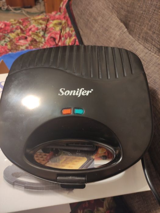 Вафельница Sonifer SF-6043 для Венских вафель.