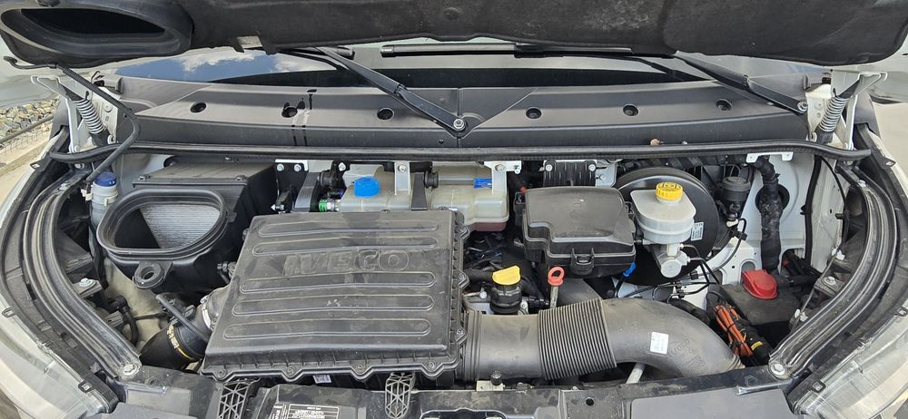 Iveco platformă hidraulică