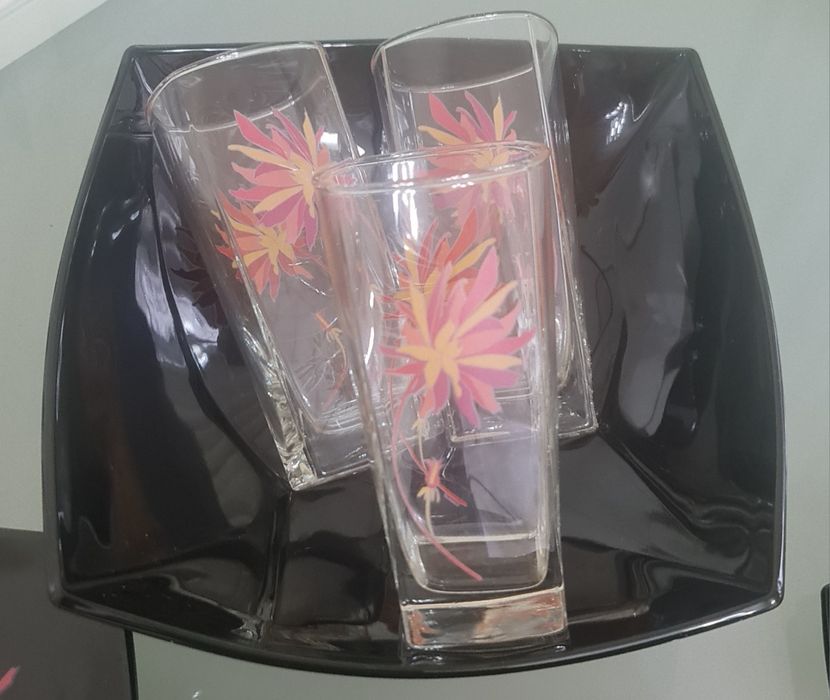 Продам столовый сервиз"LUMINARC".