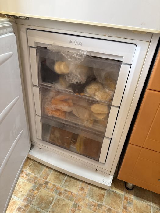 Продам холодильник