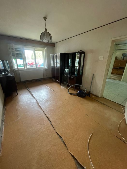 Apartament de vânzare - 3 camere - Aurel Vlaicu Arad