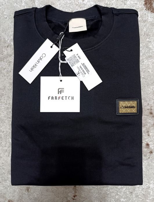 Vând bluza noua de bărbați Calvin Klein