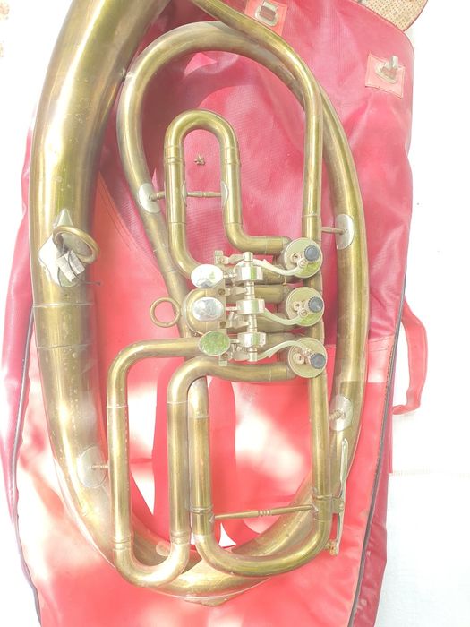 Музыкальный инструмент Труба духовная оркестровая