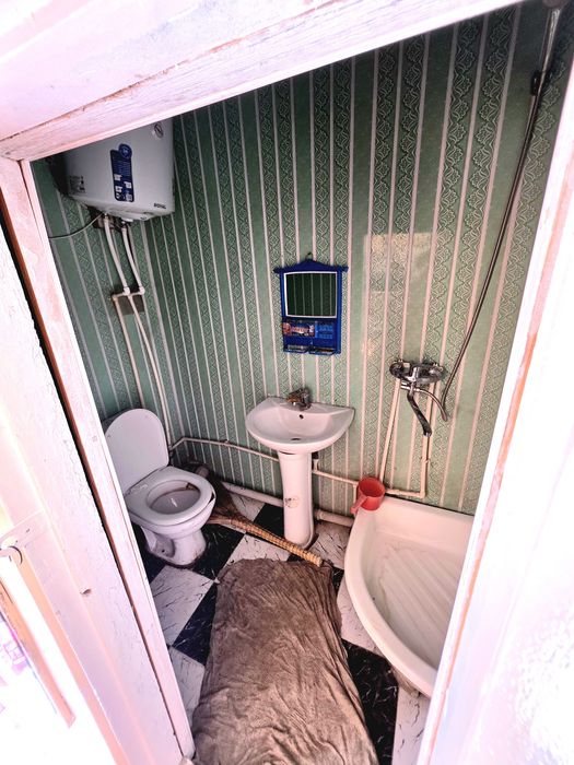 АРК Продаётся 2-этажни УЧАСТКА