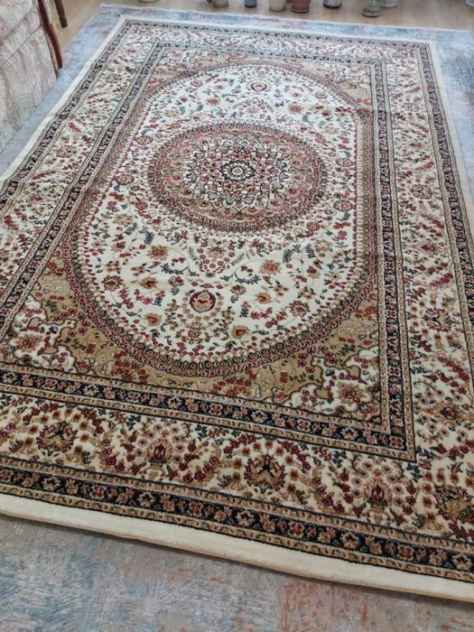 Продам ковер 2х3 м