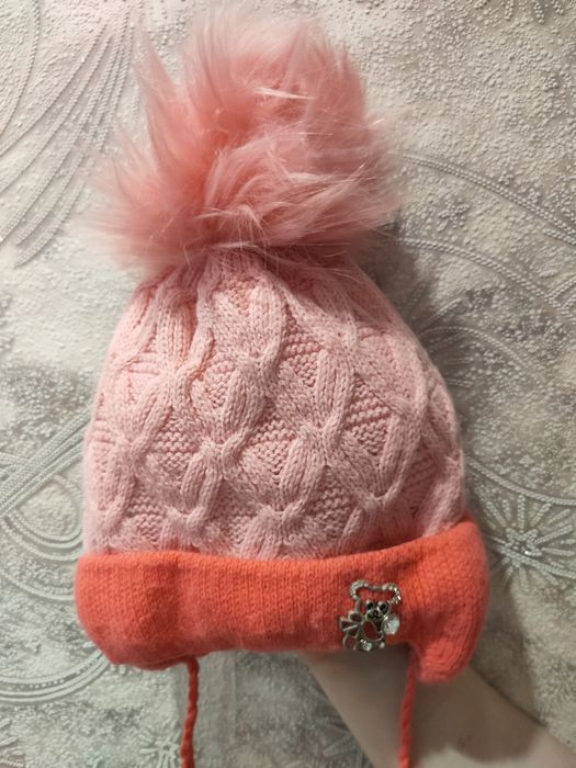 Продам шапочку зимнию