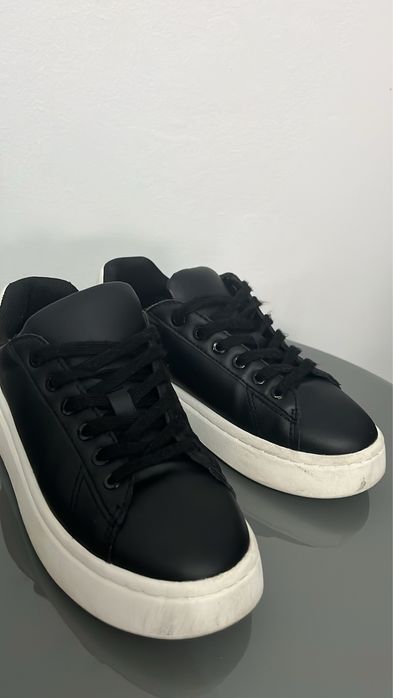 Adidasi baiat Zara