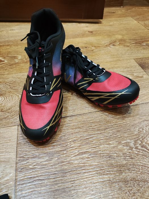 Продам шиповки для бега