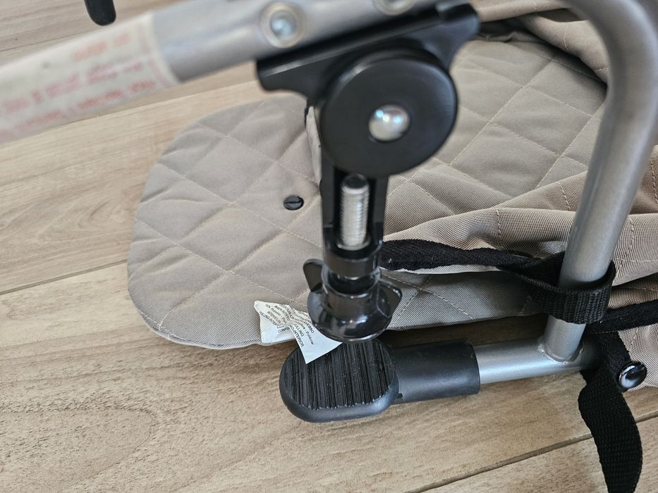 Vând scaun de masă copii