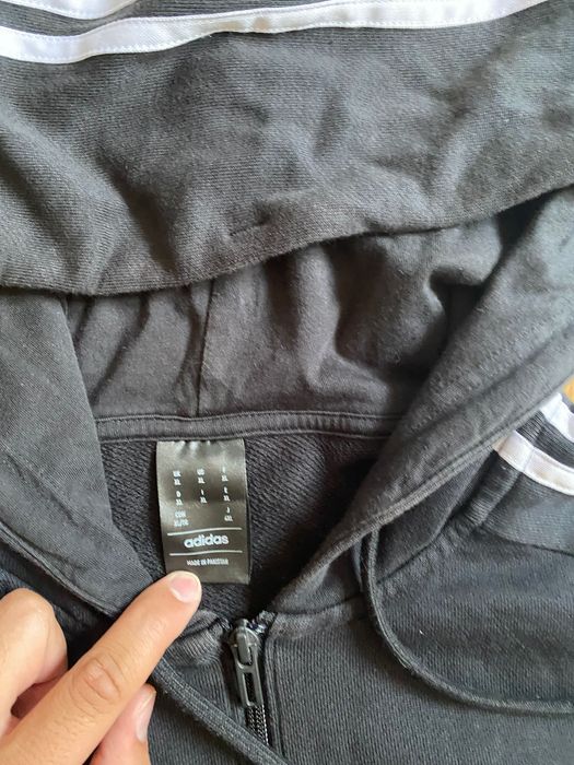 Продавам Adidas суитчър ленти през качулка черни