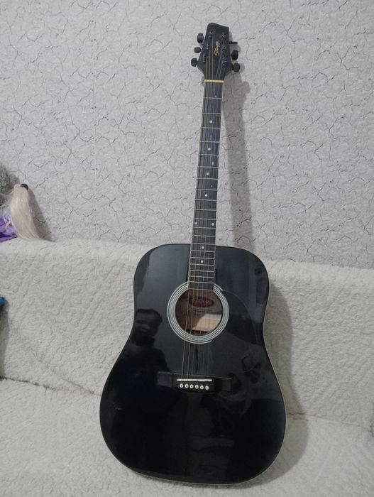 Продается гитара за 30.000 тг